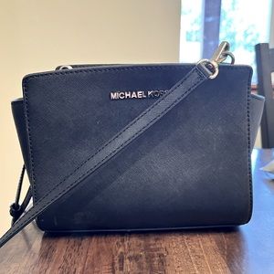 MICHAEL KORS Mini Selma Crossbody - Saffiano Leather